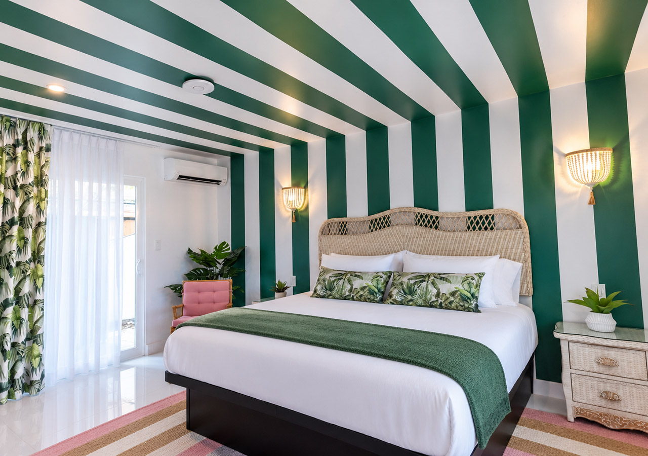 Emerald Grove Room Pink Palm Inn